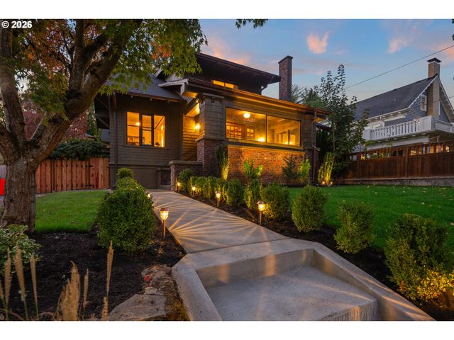 2625 Ne 18TH Ave, Portland, OR 97212