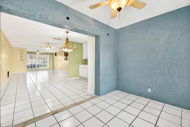 4717 Robinwood Terrace A, Boynton Beach, FL 33436