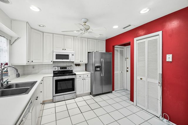 4717 Robinwood Terrace A, Boynton Beach, FL 33436