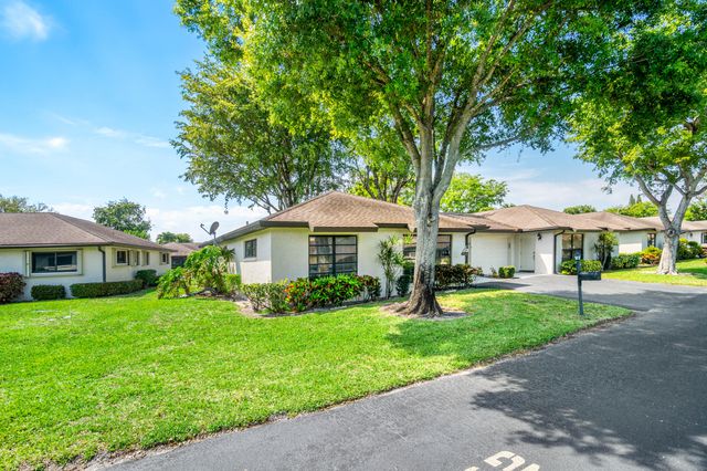 4717 Robinwood Terrace A, Boynton Beach, FL 33436
