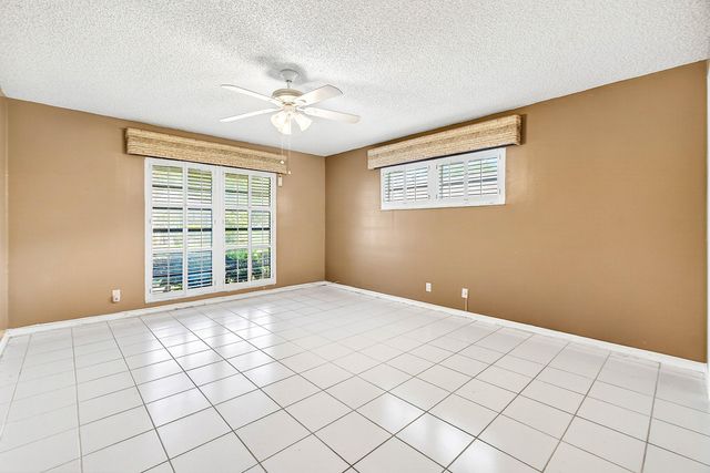 4717 Robinwood Terrace A, Boynton Beach, FL 33436