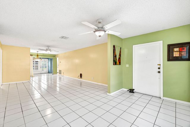 4717 Robinwood Terrace A, Boynton Beach, FL 33436