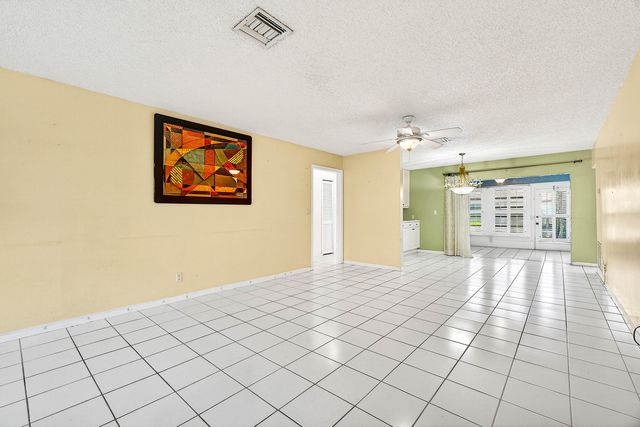 4717 Robinwood Terrace A, Boynton Beach, FL 33436