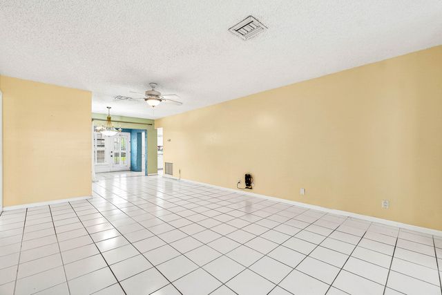 4717 Robinwood Terrace A, Boynton Beach, FL 33436