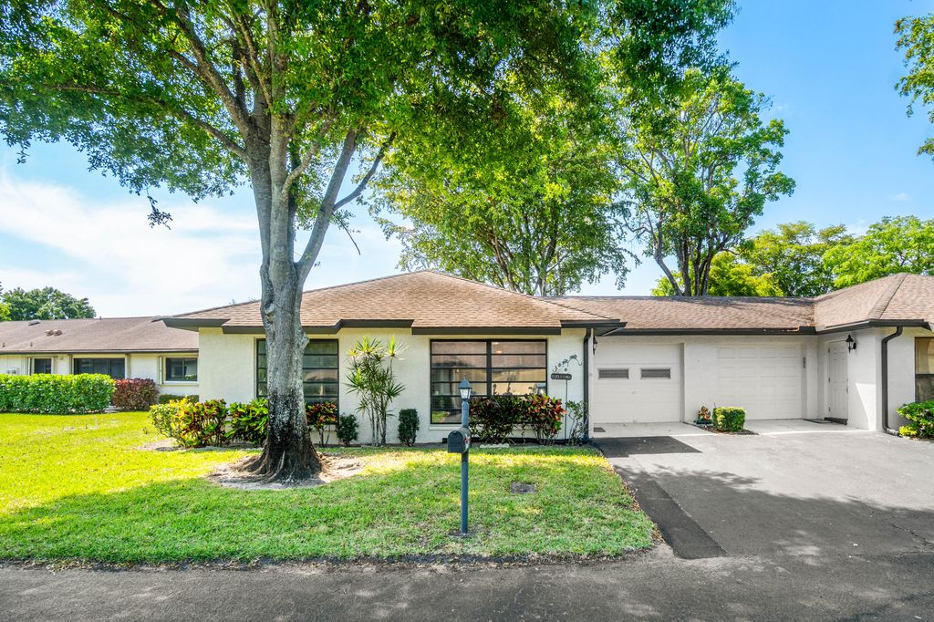 4717 Robinwood Terrace A, Boynton Beach, FL 33436