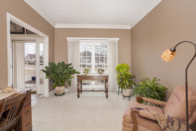 29 Cloverhill Circle, Bloomington, IL 61705