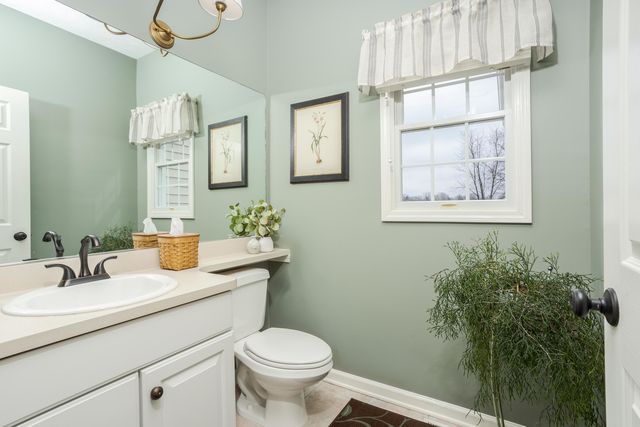 29 Cloverhill Circle, Bloomington, IL 61705