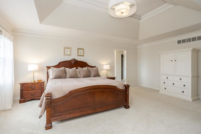 29 Cloverhill Circle, Bloomington, IL 61705