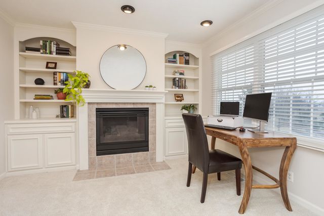 29 Cloverhill Circle, Bloomington, IL 61705