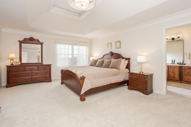 29 Cloverhill Circle, Bloomington, IL 61705