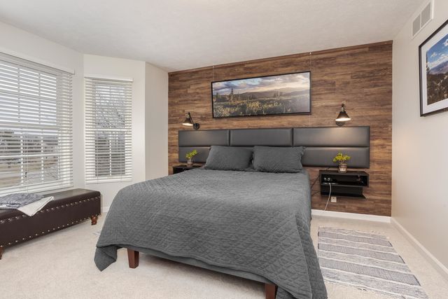 29 Cloverhill Circle, Bloomington, IL 61705