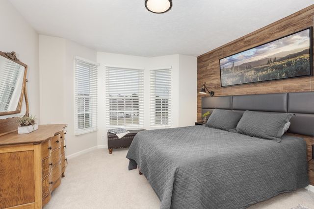 29 Cloverhill Circle, Bloomington, IL 61705