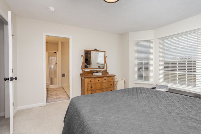 29 Cloverhill Circle, Bloomington, IL 61705