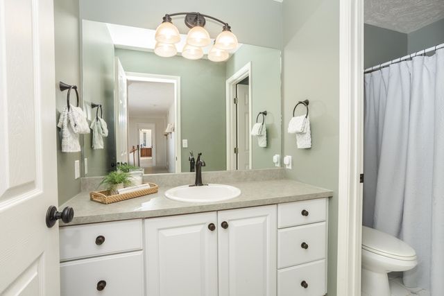 29 Cloverhill Circle, Bloomington, IL 61705