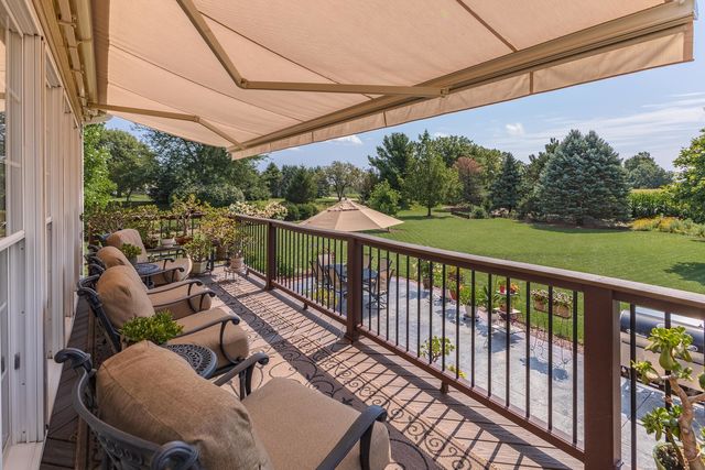 29 Cloverhill Circle, Bloomington, IL 61705