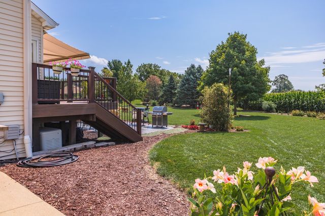 29 Cloverhill Circle, Bloomington, IL 61705