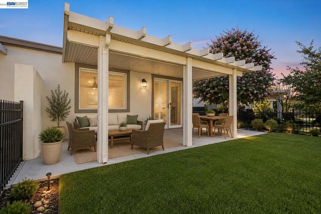 288 Black Amber Way, Brentwood, CA 94513