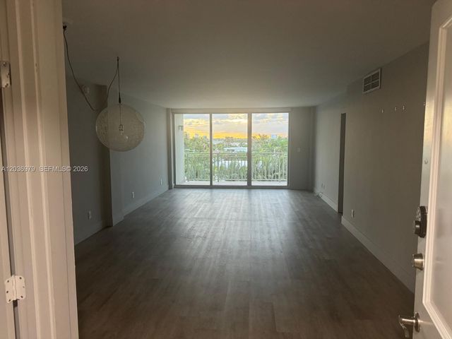 9500 W Bay Harbor Drive 6C, Bay Harbor Islands, FL 33154