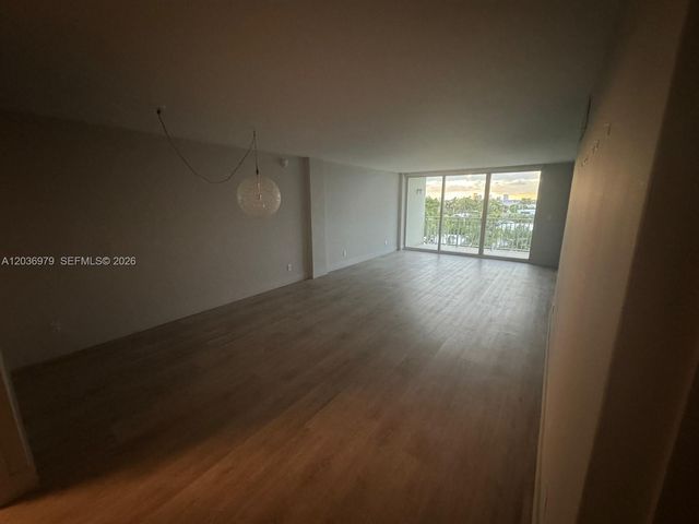 9500 W Bay Harbor Drive 6C, Bay Harbor Islands, FL 33154