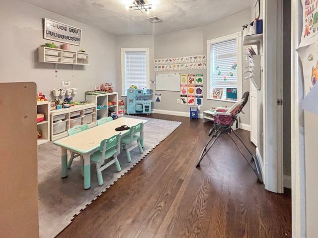 26 Elder St 2, Boston, MA 02125