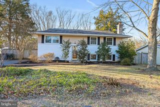 503 E CHARLOTTE ST, Sterling, VA 20164