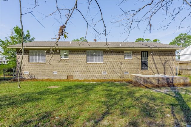 2122 Lakeview Drive, Waycross, GA 31501