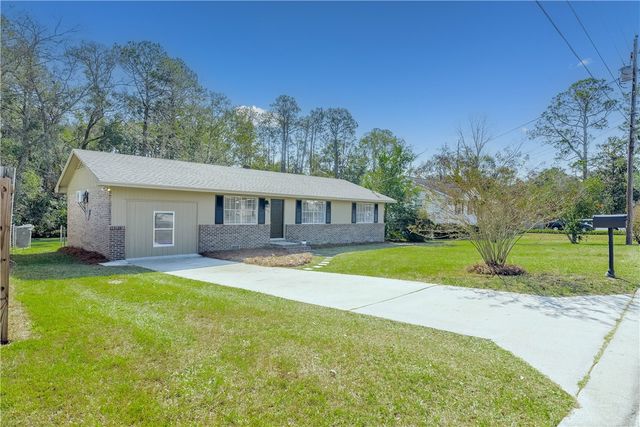 2122 Lakeview Drive, Waycross, GA 31501