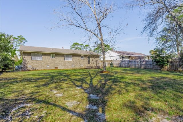 2122 Lakeview Drive, Waycross, GA 31501