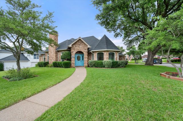 4505 Long Island Lane, Arlington, TX 76017