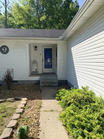2079 Phillips St, Lewisburg, TN 37091
