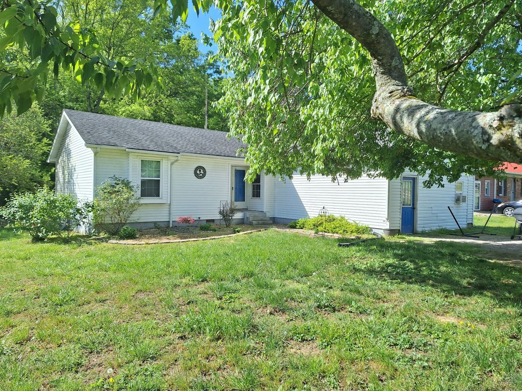 2079 Phillips St, Lewisburg, TN 37091
