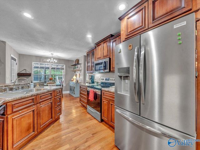 2245 Pond Circle, Guntersville, AL 35976