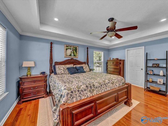 2245 Pond Circle, Guntersville, AL 35976