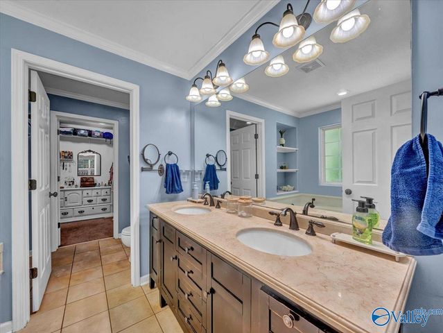 2245 Pond Circle, Guntersville, AL 35976