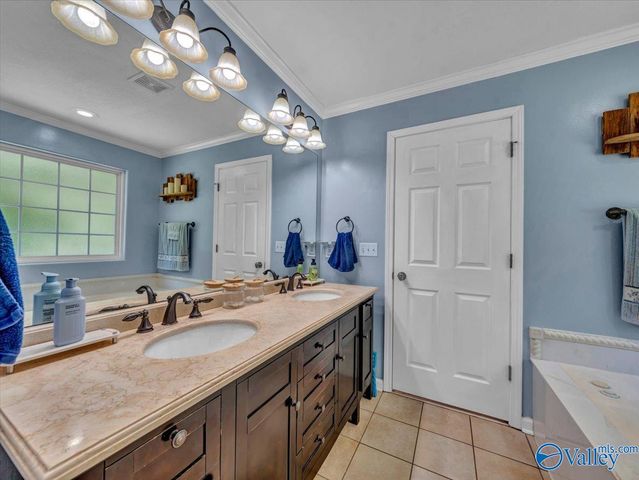 2245 Pond Circle, Guntersville, AL 35976