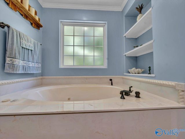 2245 Pond Circle, Guntersville, AL 35976