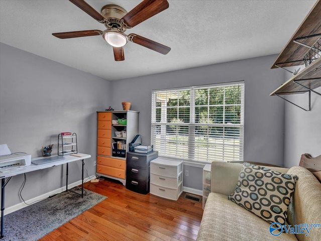 2245 Pond Circle, Guntersville, AL 35976