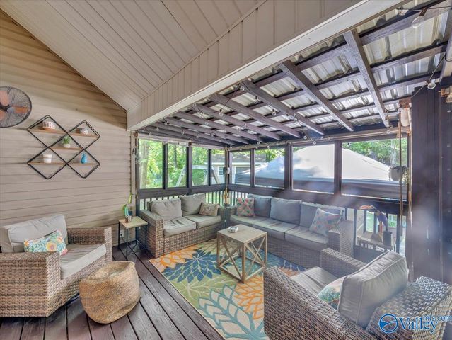 2245 Pond Circle, Guntersville, AL 35976