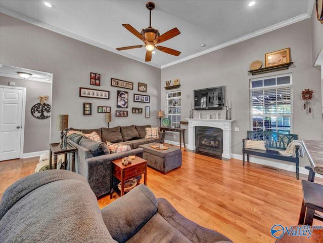2245 Pond Circle, Guntersville, AL 35976