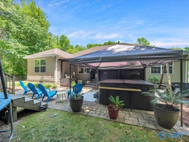2245 Pond Circle, Guntersville, AL 35976