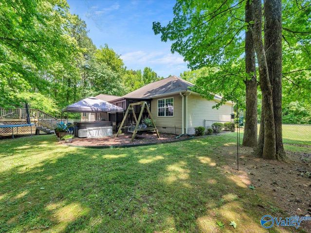 2245 Pond Circle, Guntersville, AL 35976
