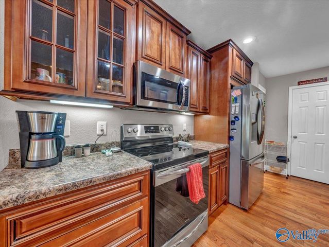 2245 Pond Circle, Guntersville, AL 35976