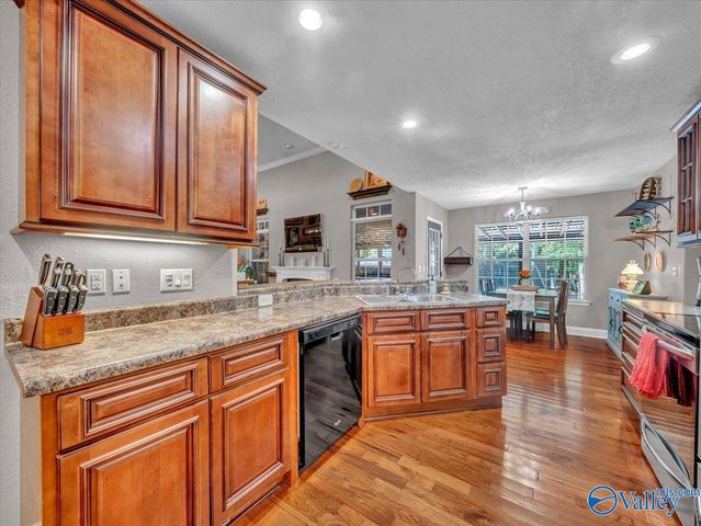 2245 Pond Circle, Guntersville, AL 35976