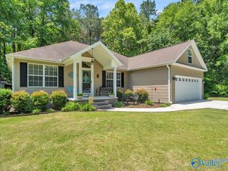 2245 Pond Circle, Guntersville, AL 35976