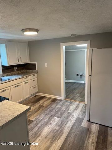 715 W Evelyn Ave, Louisville, KY 40215