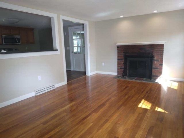 42 Lowell Rd, Pepperell, MA 01463