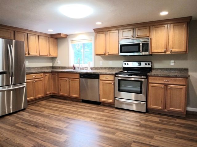 42 Lowell Rd, Pepperell, MA 01463