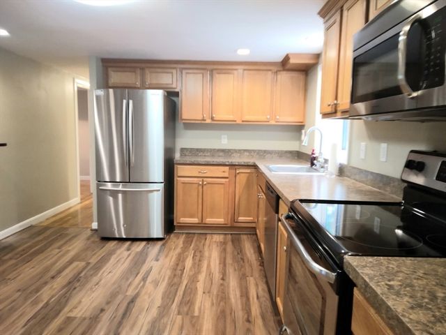 42 Lowell Rd, Pepperell, MA 01463