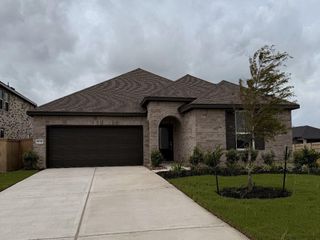 8030 Topaz Ridge Drive, Angleton, TX 77515