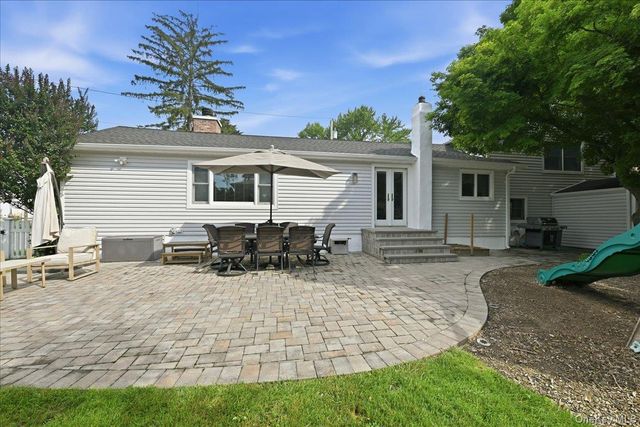 56 Glen Cove Drive, Glen Head, NY 11545